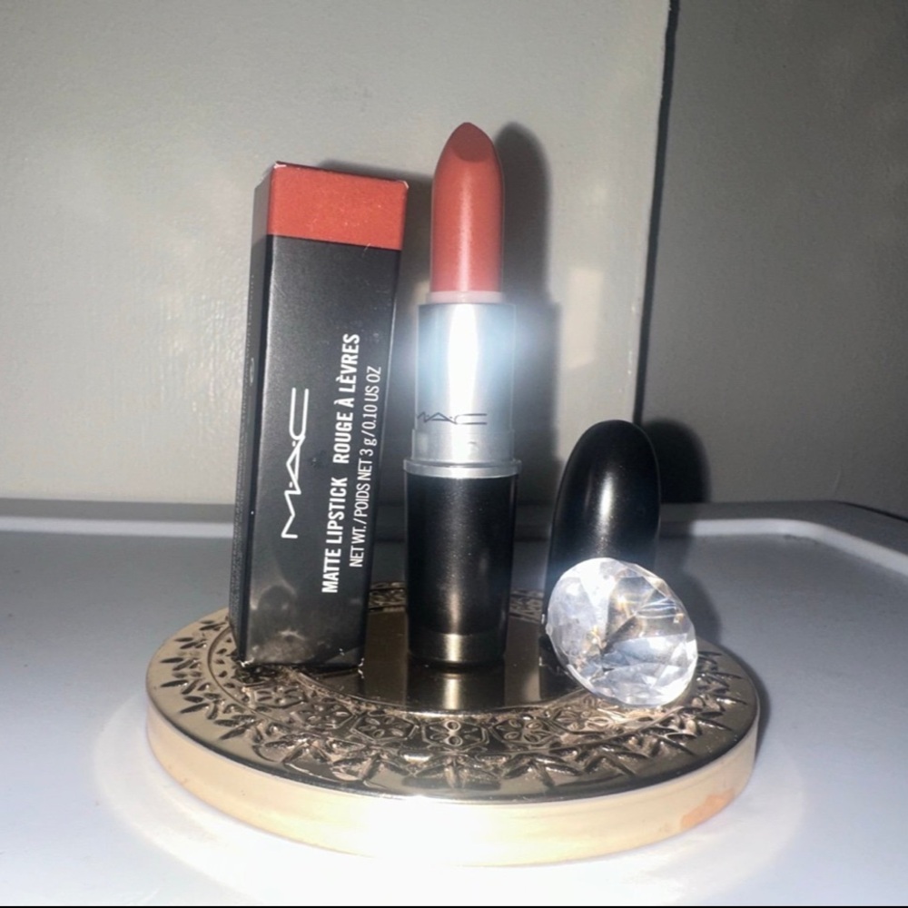 M•A•C Persistence Matte Lipstick